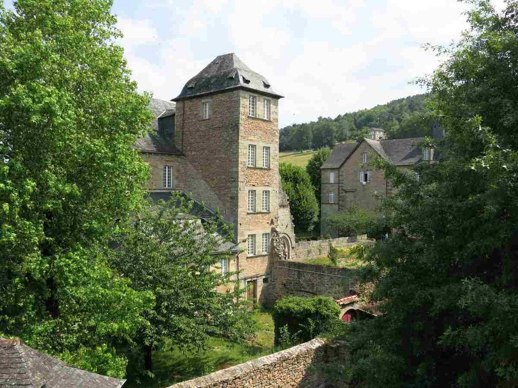 Hotel La Tour Aubazines Exterior foto